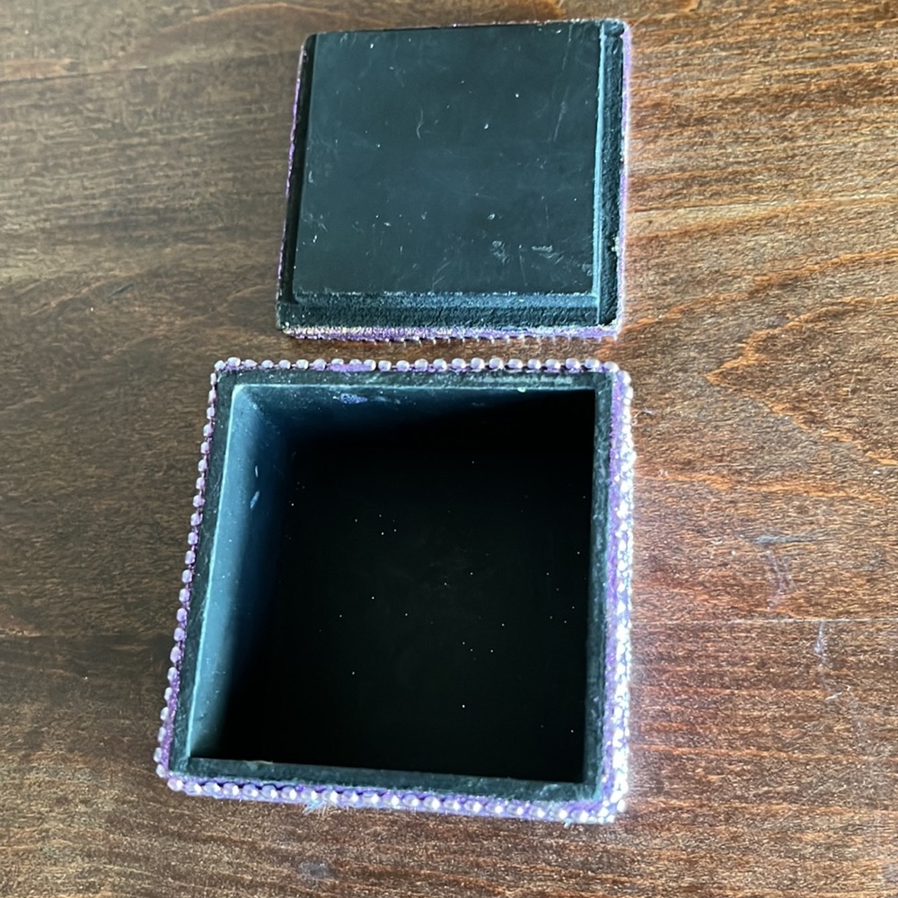 Decorative Ring Box - Picture 4 of 4
